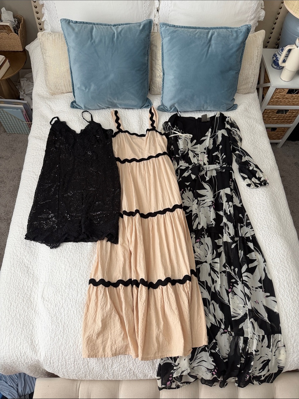 Womenโs dresses- JULIANAS, TAYLOR, and wild fable
